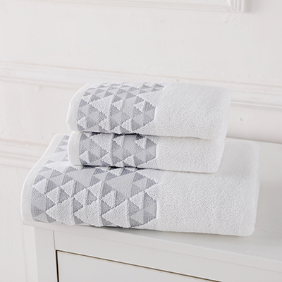 Low MOQ Manufacturer Price 100% Cotton Luxury Highly Absorbent Hotel Spa Towel 